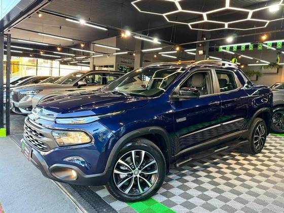 FIAT TORO 2.0 16V TURBO DIESEL ULTRA 4WD AT9 FIAT TORO 2.0 16V TURBO DIESEL ULTRA 4WD AT9